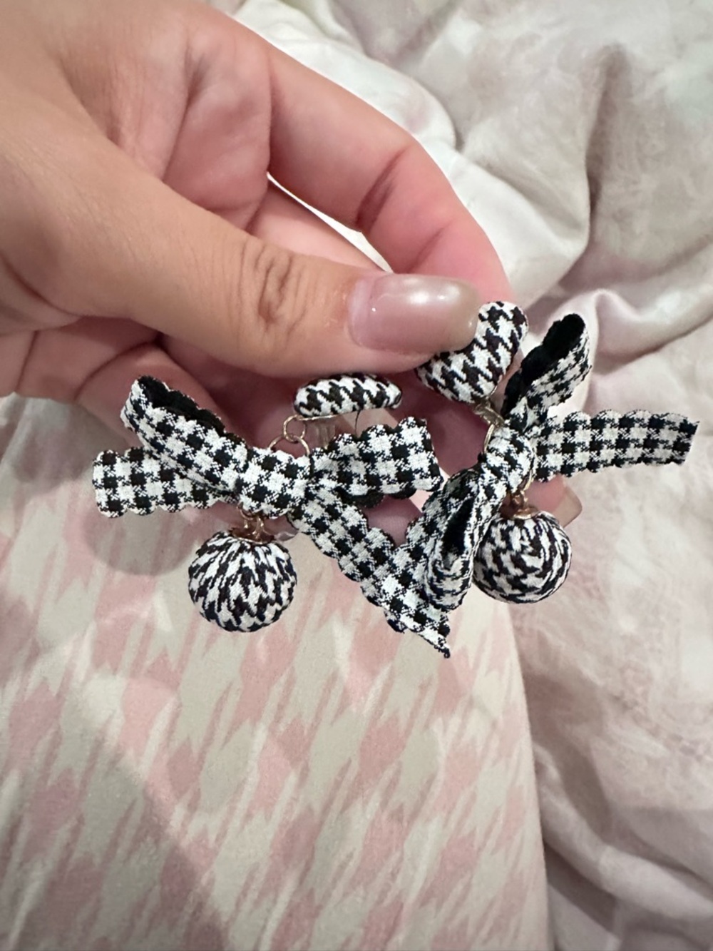 Black and White Houndstooth Bow Drop Earrings